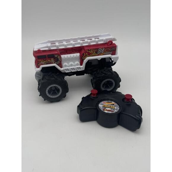 Hot Wheels Monster Trucks Remote Control 5-Alarm Fire Truck Vehicle - Picture 1 of 4